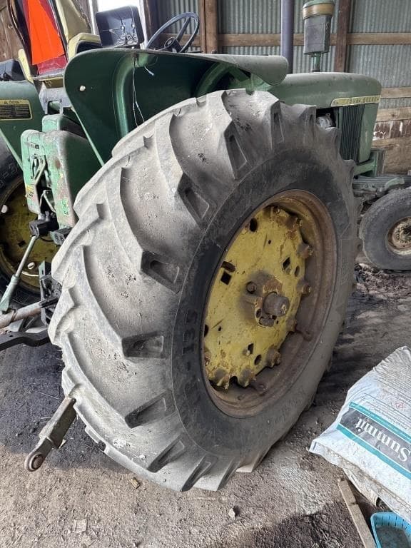 Image of John Deere 4020 equipment image 3