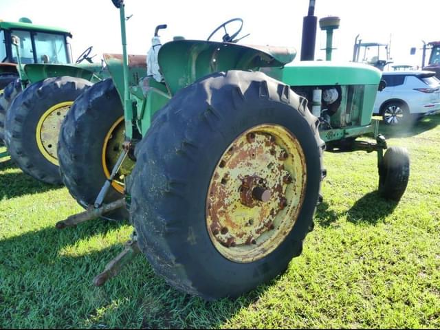 Image of John Deere 4020 equipment image 2