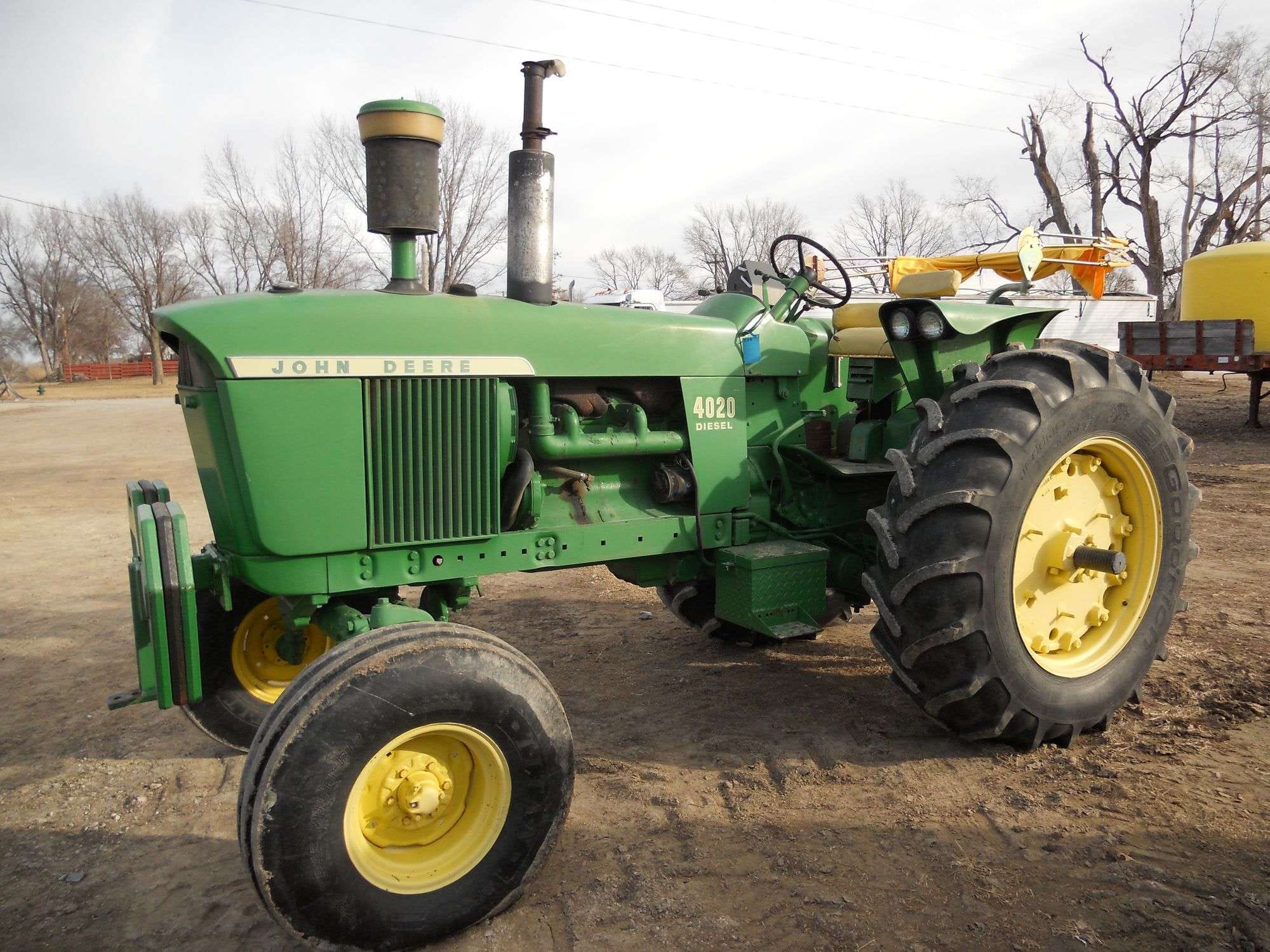 John Deere 4020 Equipment Image0