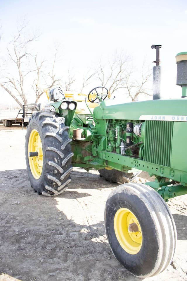 Image of John Deere 4020 equipment image 1