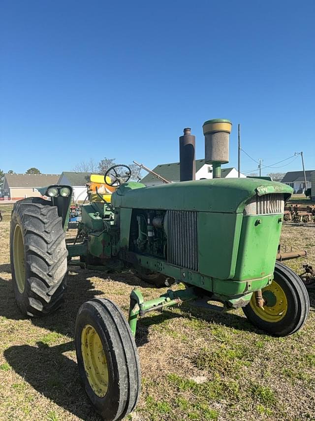 Image of John Deere 4020 equipment image 2