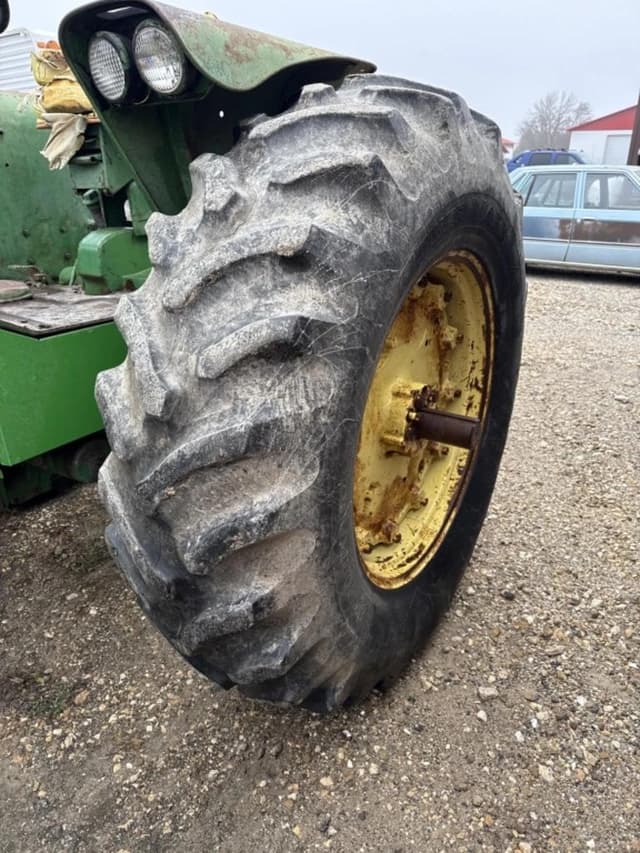 Image of John Deere 4020 equipment image 1