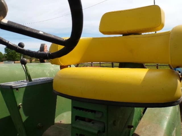 Image of John Deere 4020 equipment image 4