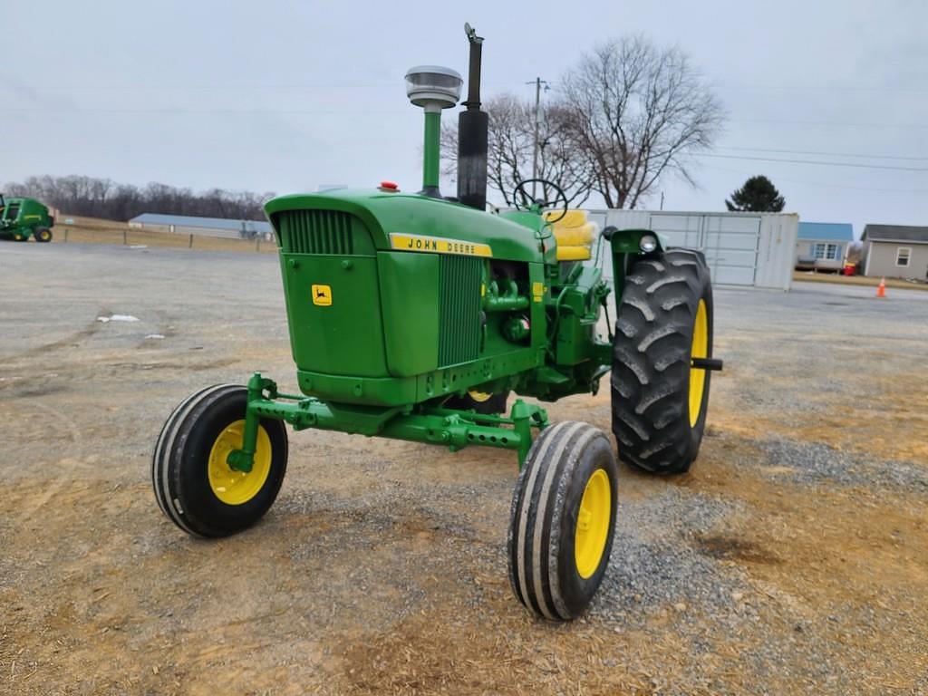 Image of John Deere 4020 Primary image