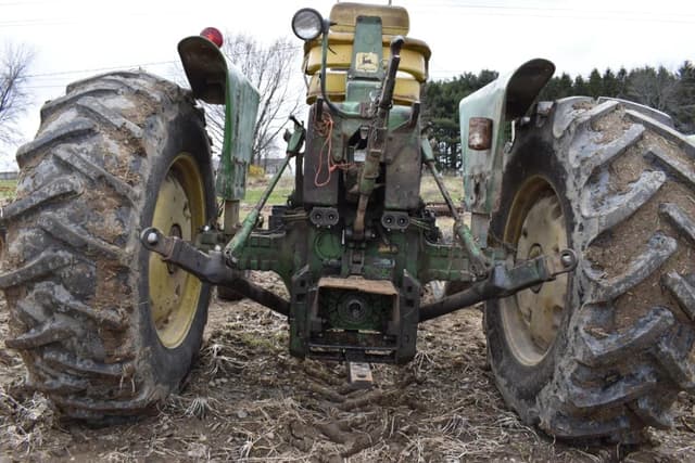 Image of John Deere 4020 equipment image 4