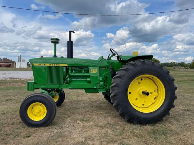 Image of John Deere 4020 equipment image 2