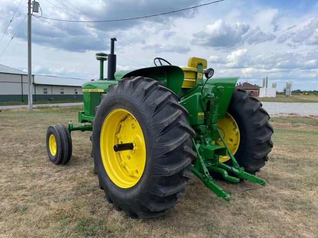 Image of John Deere 4020 equipment image 3