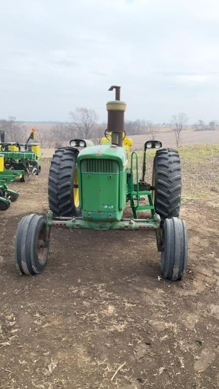 Image of John Deere 4020 equipment image 1
