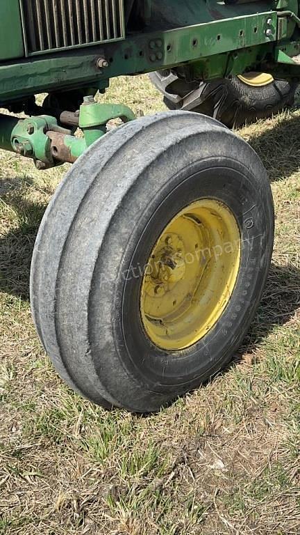 Image of John Deere 4020 equipment image 1