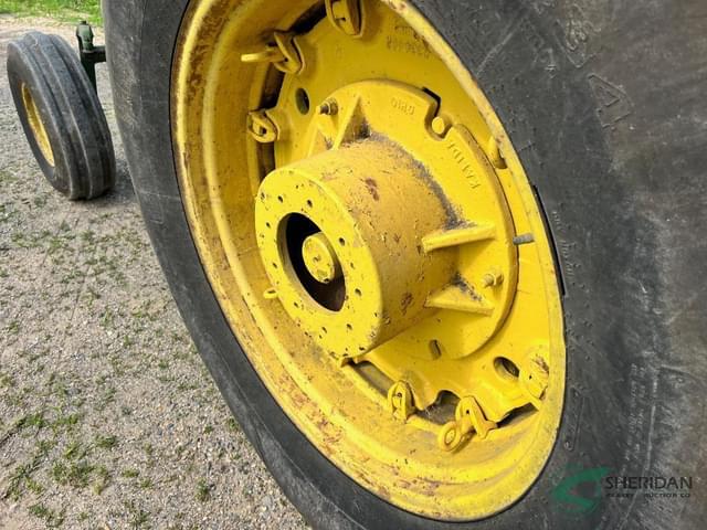 Image of John Deere 4020 equipment image 4