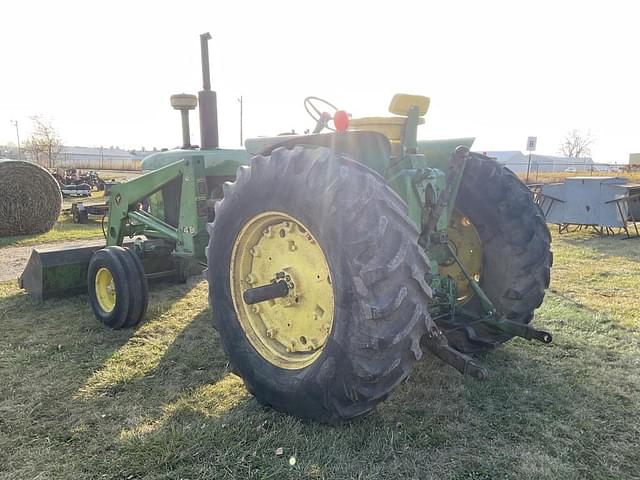 Image of John Deere 4020 equipment image 4