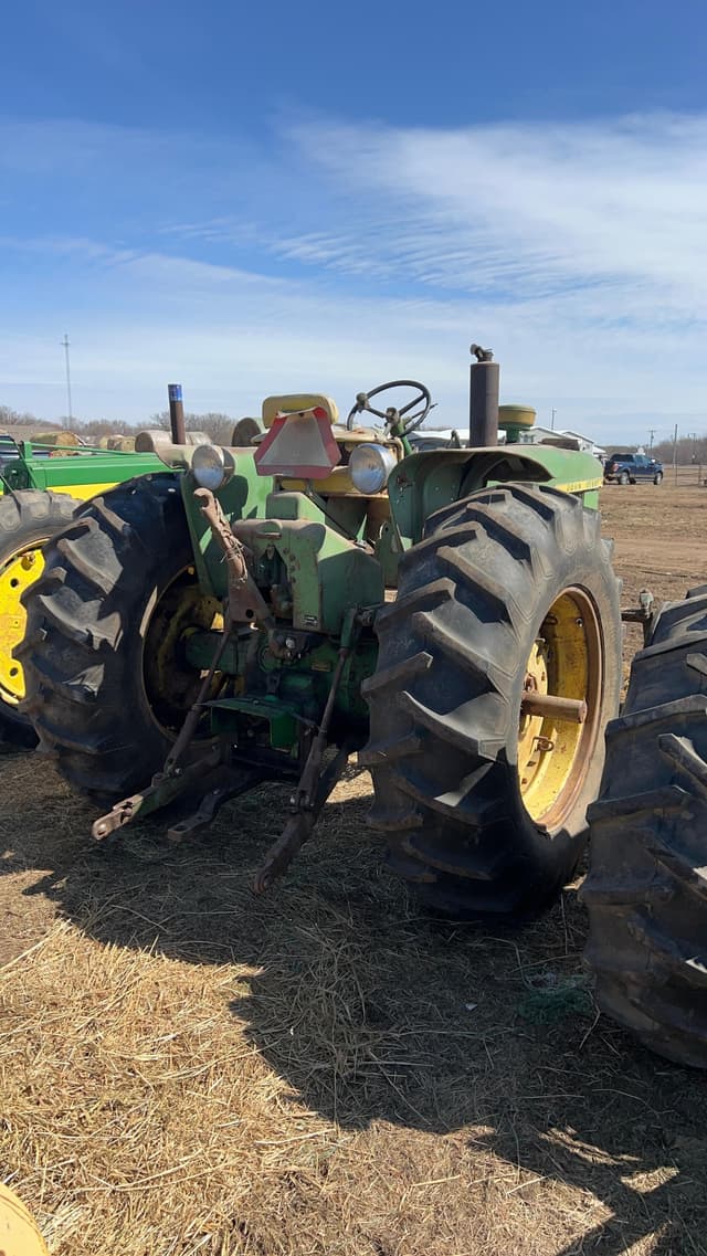 Image of John Deere 4020 equipment image 4