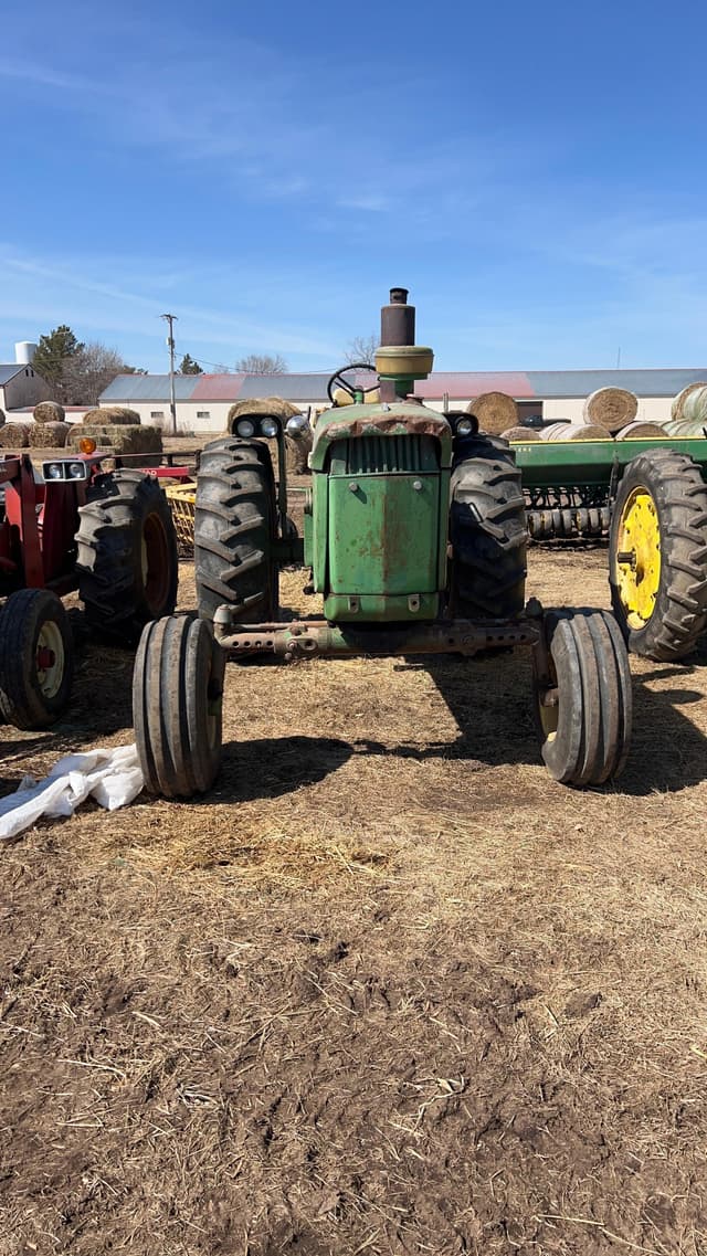 Image of John Deere 4020 equipment image 2