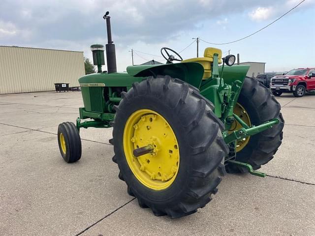 Image of John Deere 4020 equipment image 2