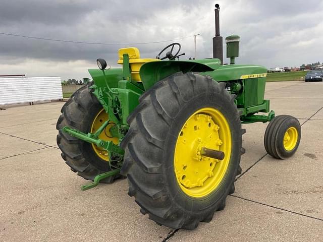 Image of John Deere 4020 equipment image 3