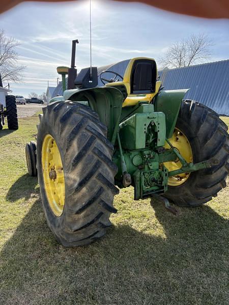 Image of John Deere 4020 equipment image 2