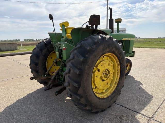 Image of John Deere 4020 equipment image 3