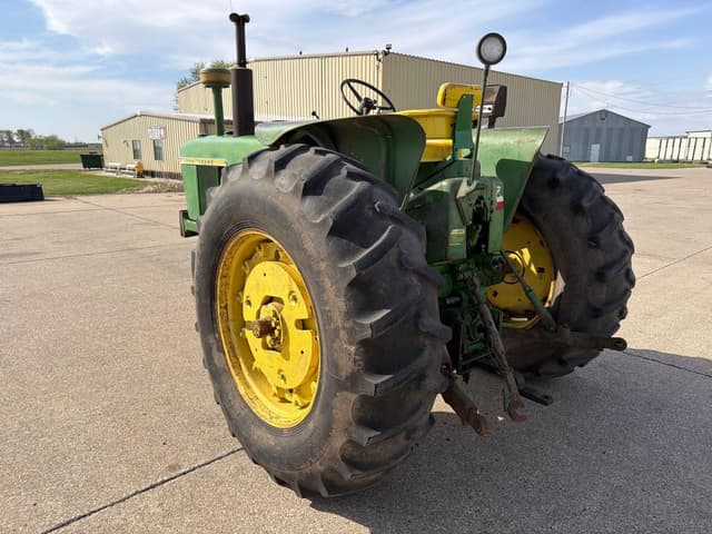 Image of John Deere 4020 equipment image 4