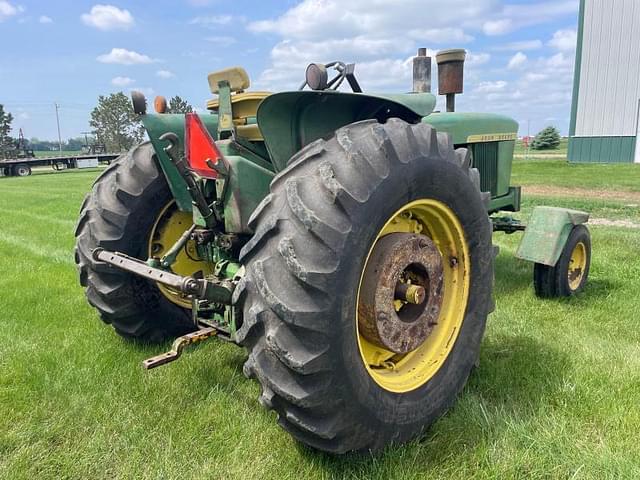 Image of John Deere 4020 equipment image 2