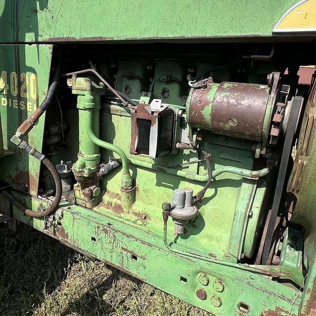 Image of John Deere 4020 equipment image 4