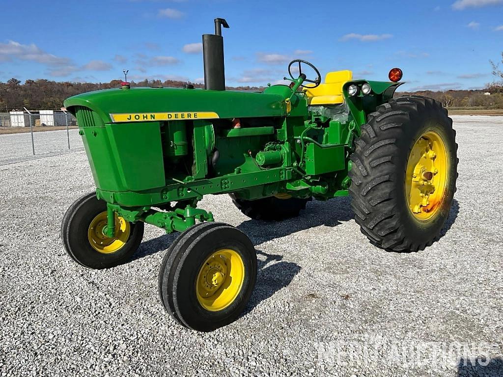 Image of John Deere 4020 Primary image