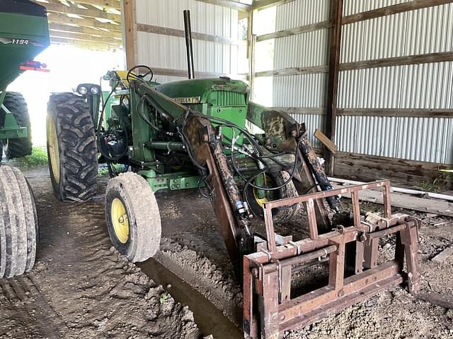 Image of John Deere 4020 equipment image 2