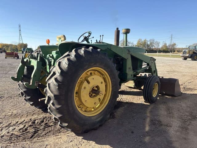 Image of John Deere 4020 equipment image 4