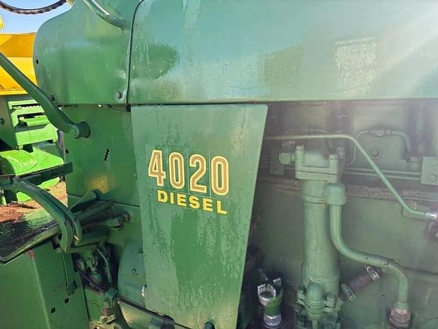 Image of John Deere 4020 equipment image 3