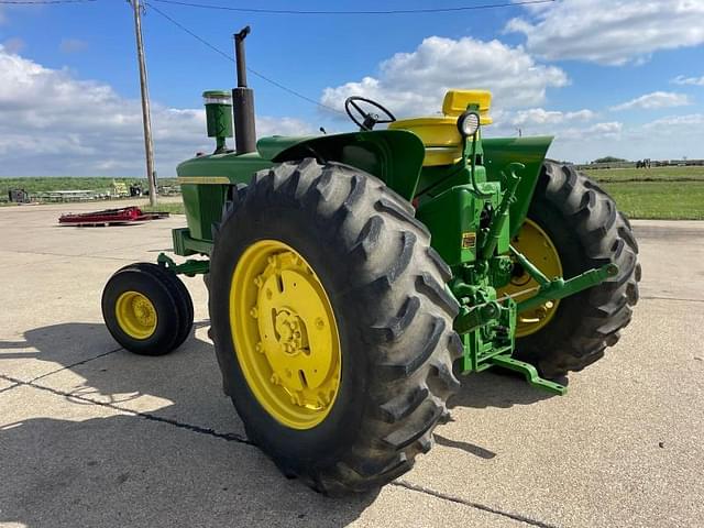 Image of John Deere 4020 equipment image 2