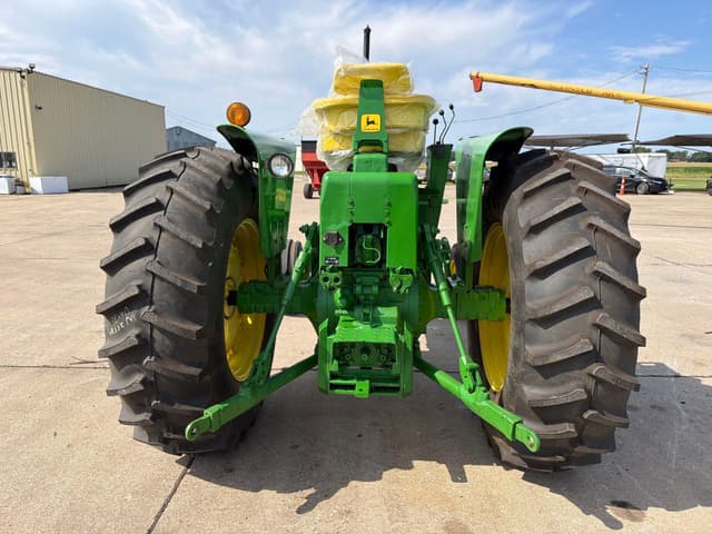 Image of John Deere 4020 equipment image 4