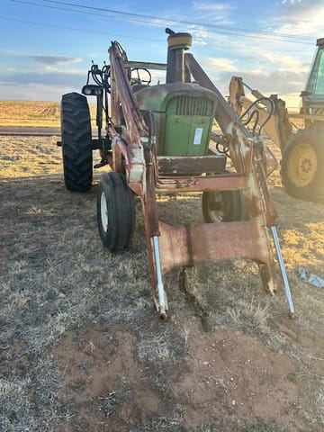 John Deere 4020 Equipment Image0