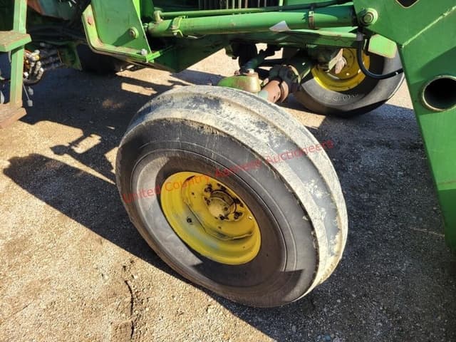 Image of John Deere 4020 equipment image 2