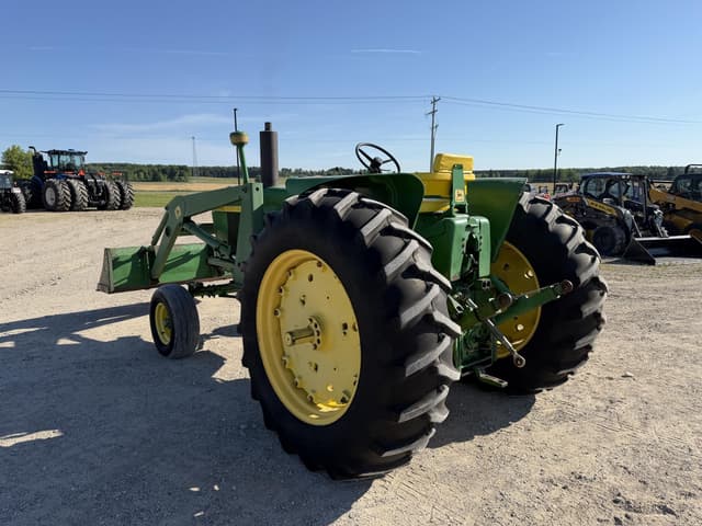 Image of John Deere 4020 equipment image 2