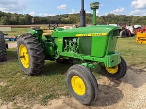 John Deere 4020 Image