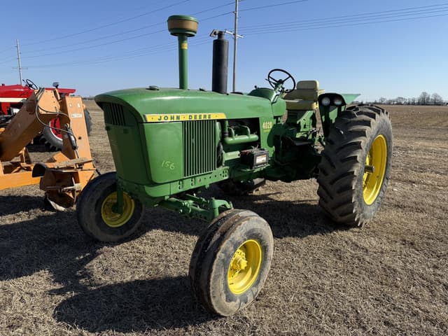 Image of John Deere 4020 equipment image 2
