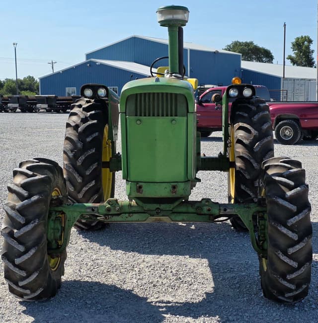 Image of John Deere 4020 equipment image 2