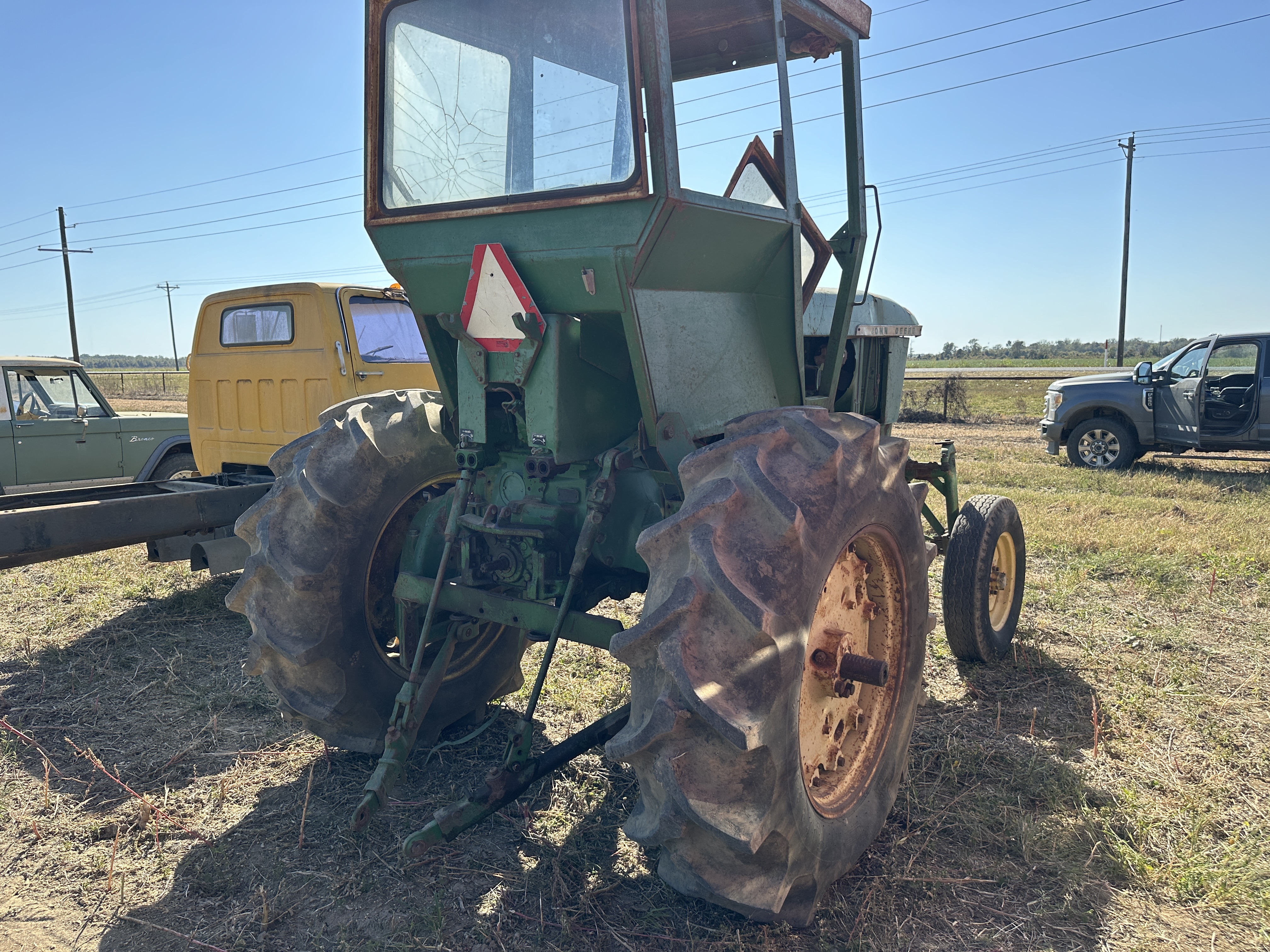 Image of John Deere 4020 equipment image 2