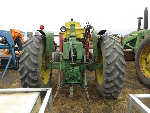 Image of John Deere 4020 equipment image 2