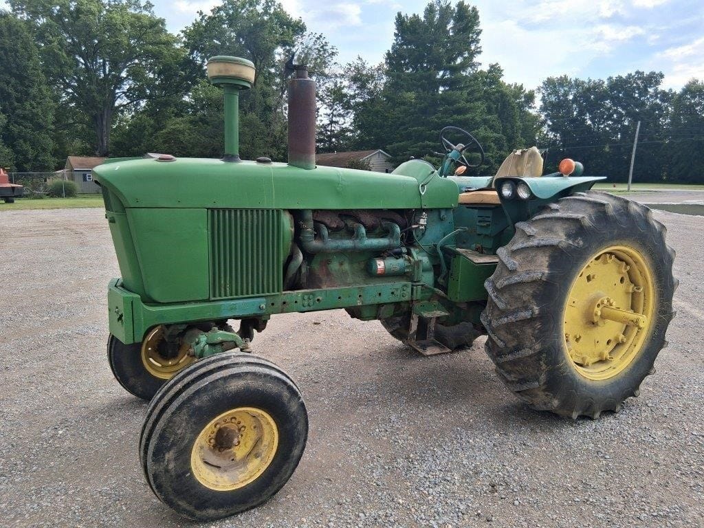 John Deere 4020 Equipment Image0