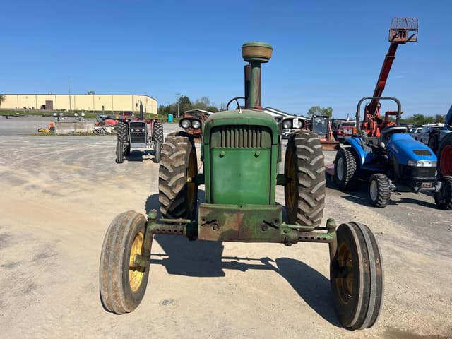 Image of John Deere 4020 equipment image 2