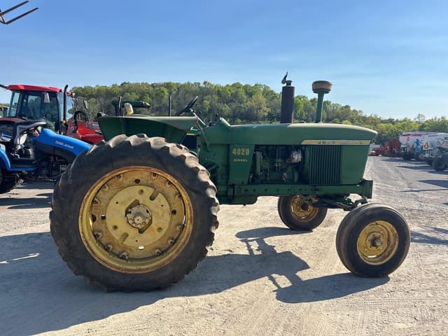 Image of John Deere 4020 equipment image 4