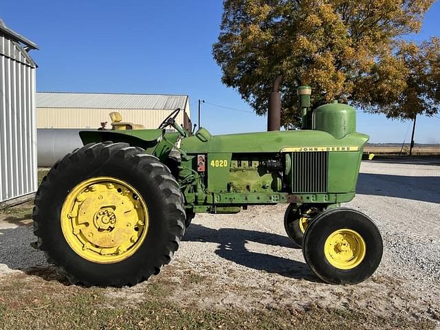 Image of John Deere 4020 equipment image 2