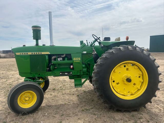 Image of John Deere 4020 equipment image 1