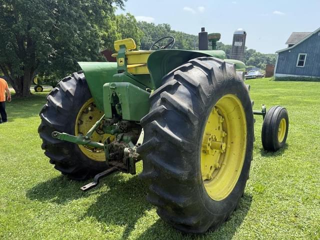 Image of John Deere 4020 equipment image 3
