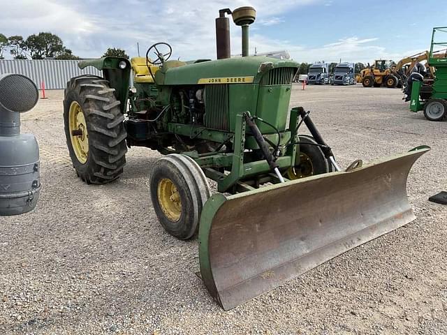 Image of John Deere 4020 equipment image 3