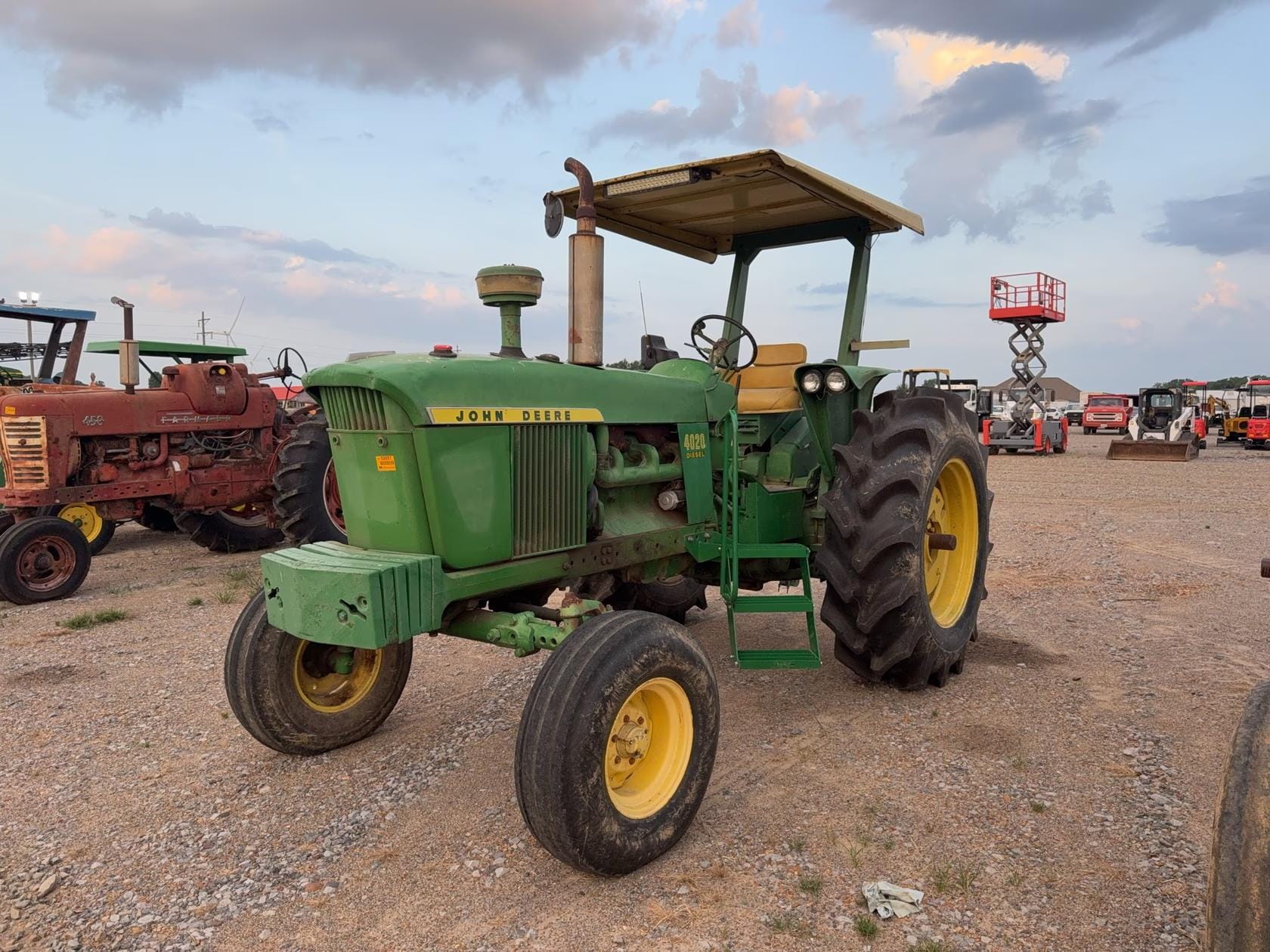 John Deere 4020 Equipment Image0