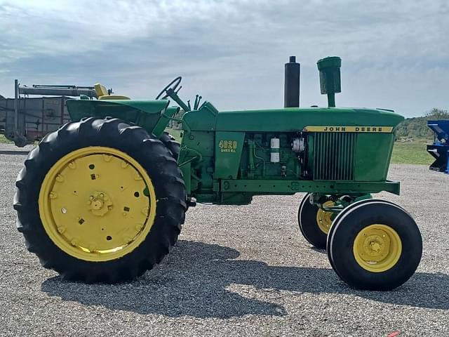 Image of John Deere 4020 equipment image 2