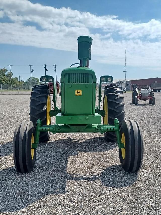 Image of John Deere 4020 equipment image 3