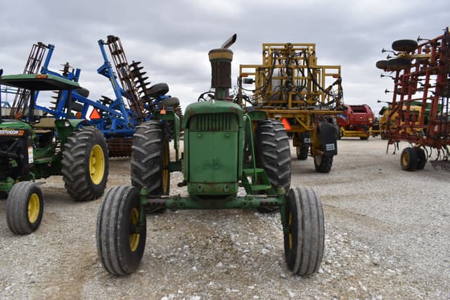 Image of John Deere 4020 equipment image 2