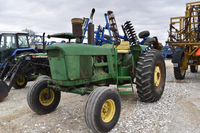 Image of John Deere 4020 equipment image 1